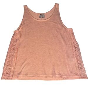 NWOT DIVIDED PINK SLEEVELESS BLOUSE WITH FLORAL LACE SIDE SLITS SIZE MEDIUM